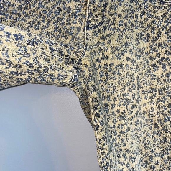 EUC Free People Mustard Yellow & Navy Floral Crop Ankle Jeans Size 31 - Picture 5 of 7